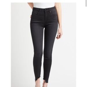Good American good legs step hem black069